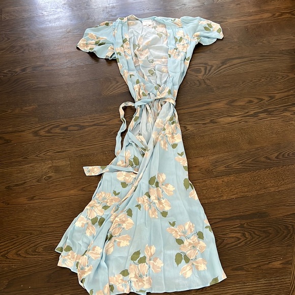 Privacy Please Floral Wrap Dress - Picture 2 of 6